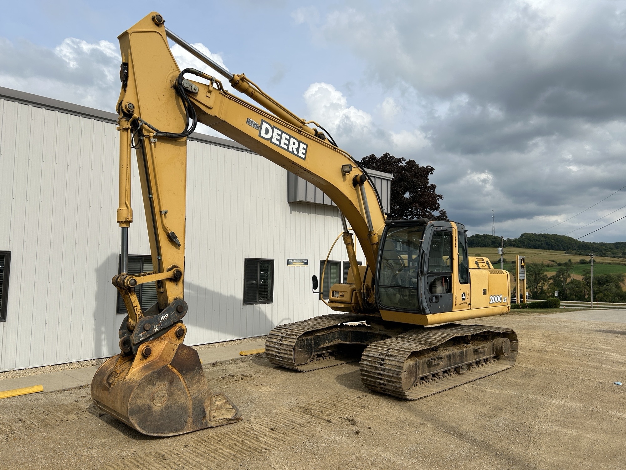 2006 John Deere 200C LC Image 3