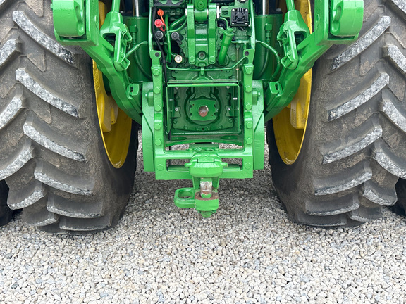 2025 John-Deere 8R 370