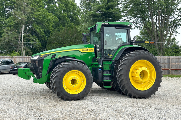 2025 John-Deere 8R 370