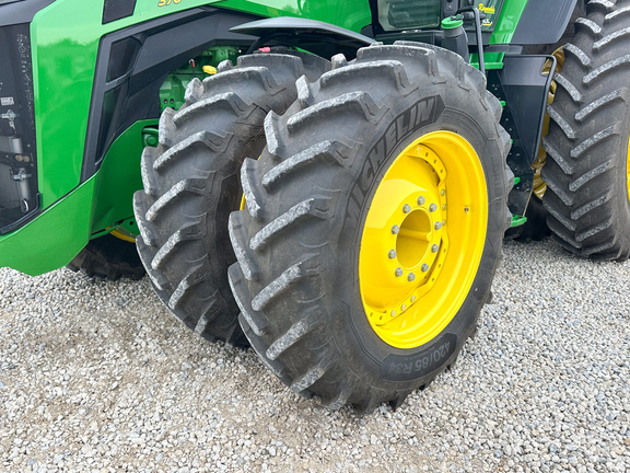 2025 John-Deere 8R 370