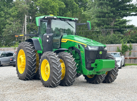 2025 John-Deere 8R 370