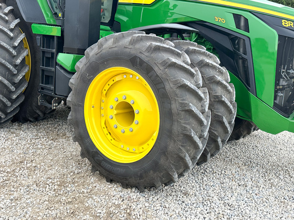 2025 John-Deere 8R 370