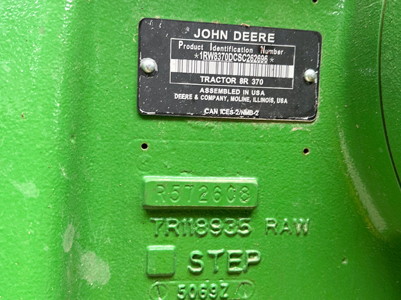 2025 John-Deere 8R 370