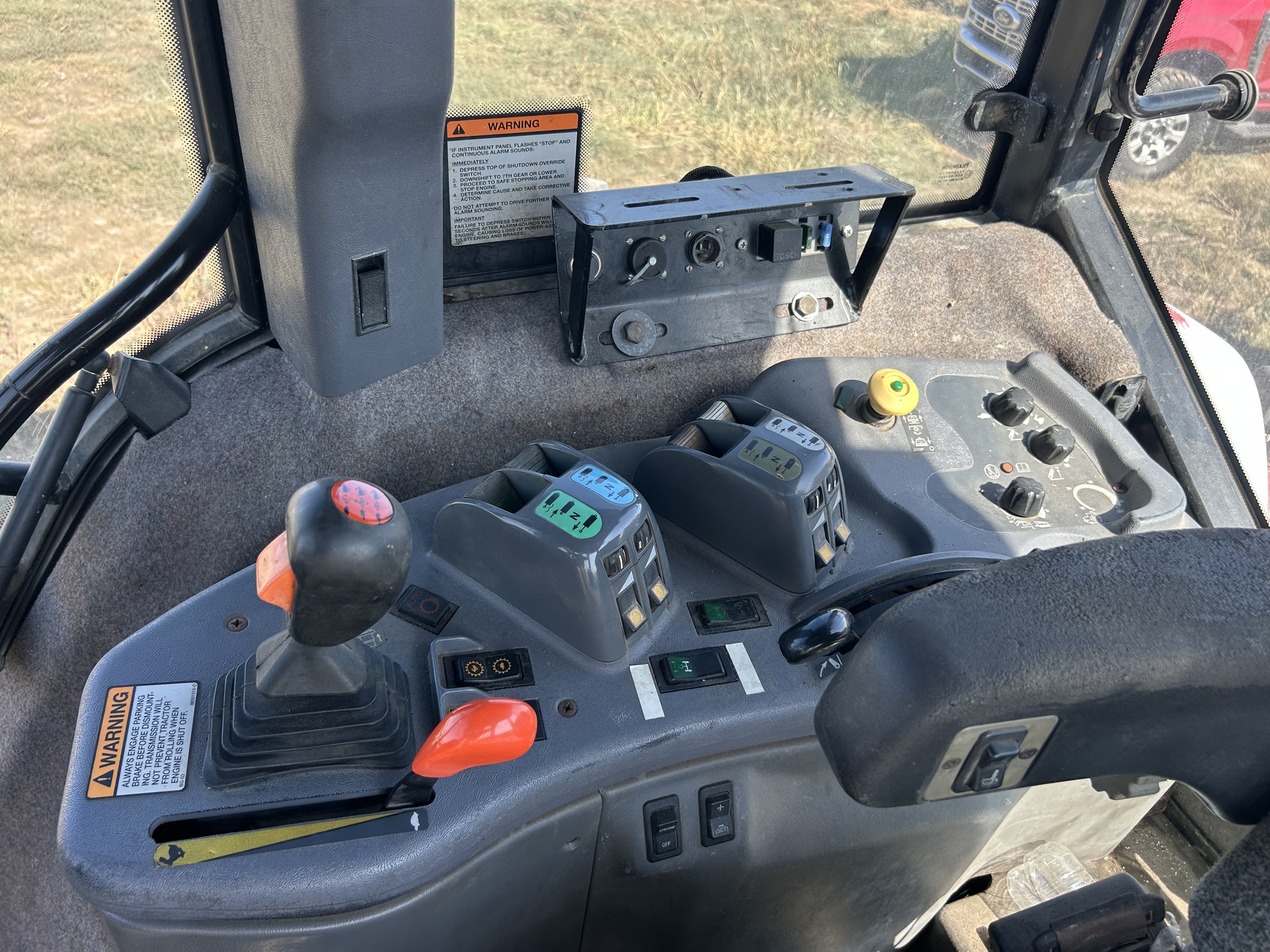 2005 Versatile 2180 Image 19
