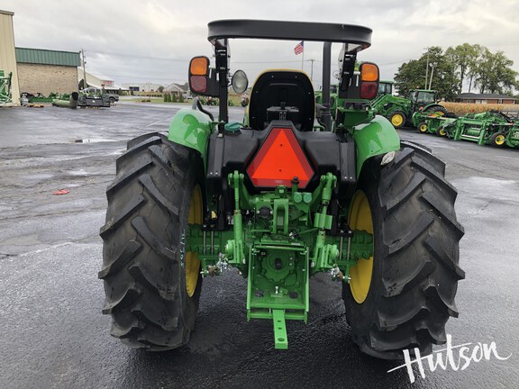 Photo of 2024 John Deere 5067E