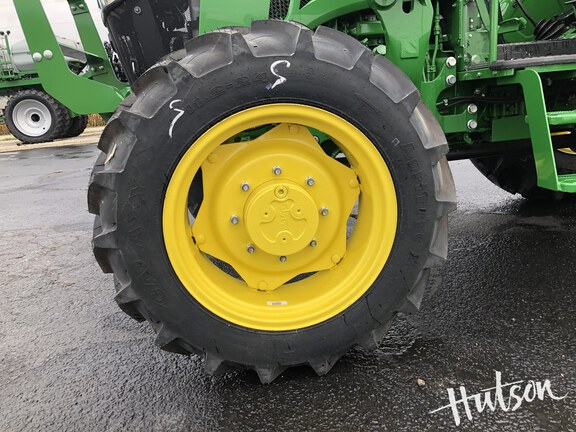 Photo of 2024 John Deere 5067E