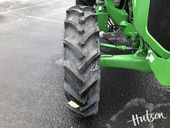 Photo of 2024 John Deere 5067E