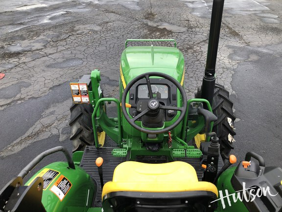 Photo of 2024 John Deere 5067E