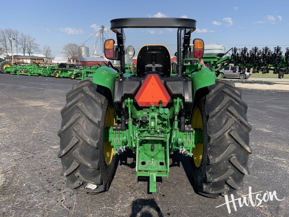 Photo of 2024 John Deere 5067E