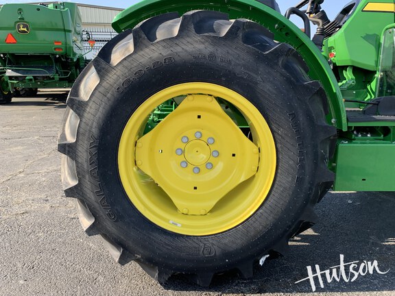Photo of 2024 John Deere 5067E
