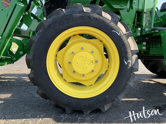 Photo of 2024 John Deere 5067E