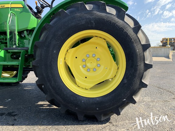 Photo of 2024 John Deere 5067E