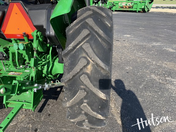 Photo of 2024 John Deere 5067E