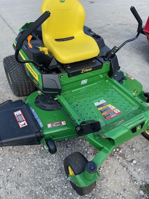 2025 John Deere Z325E Image 1