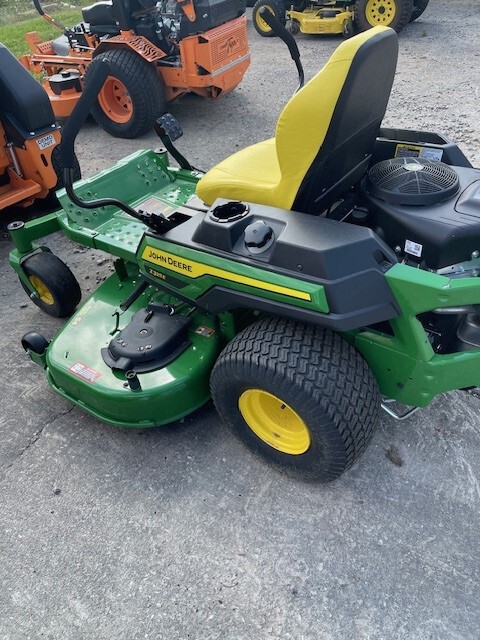 2025 John Deere Z325E Image 3