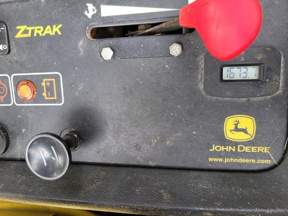 Photo of 2003 John Deere 737