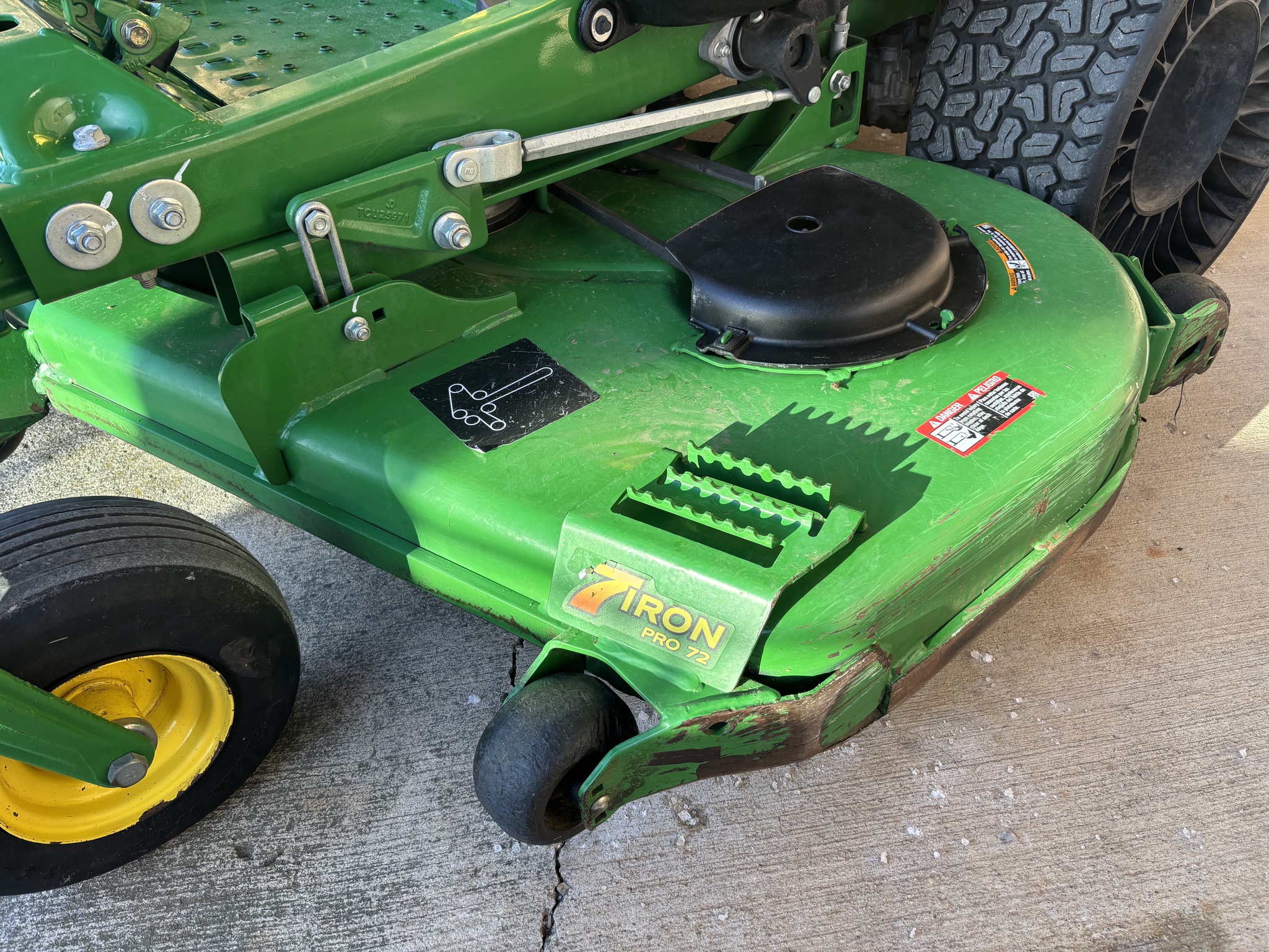 Used 2021 John Deere Z970R Zero Turn Mowers at Koenig Equipment in Botkins, OH - PhotoXL7