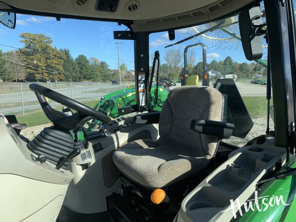 Photo of 2024 John Deere 3046R