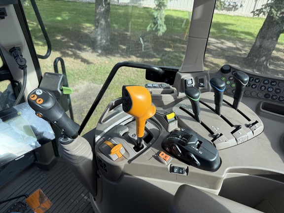 2025 John Deere 6M 145 - Photo32