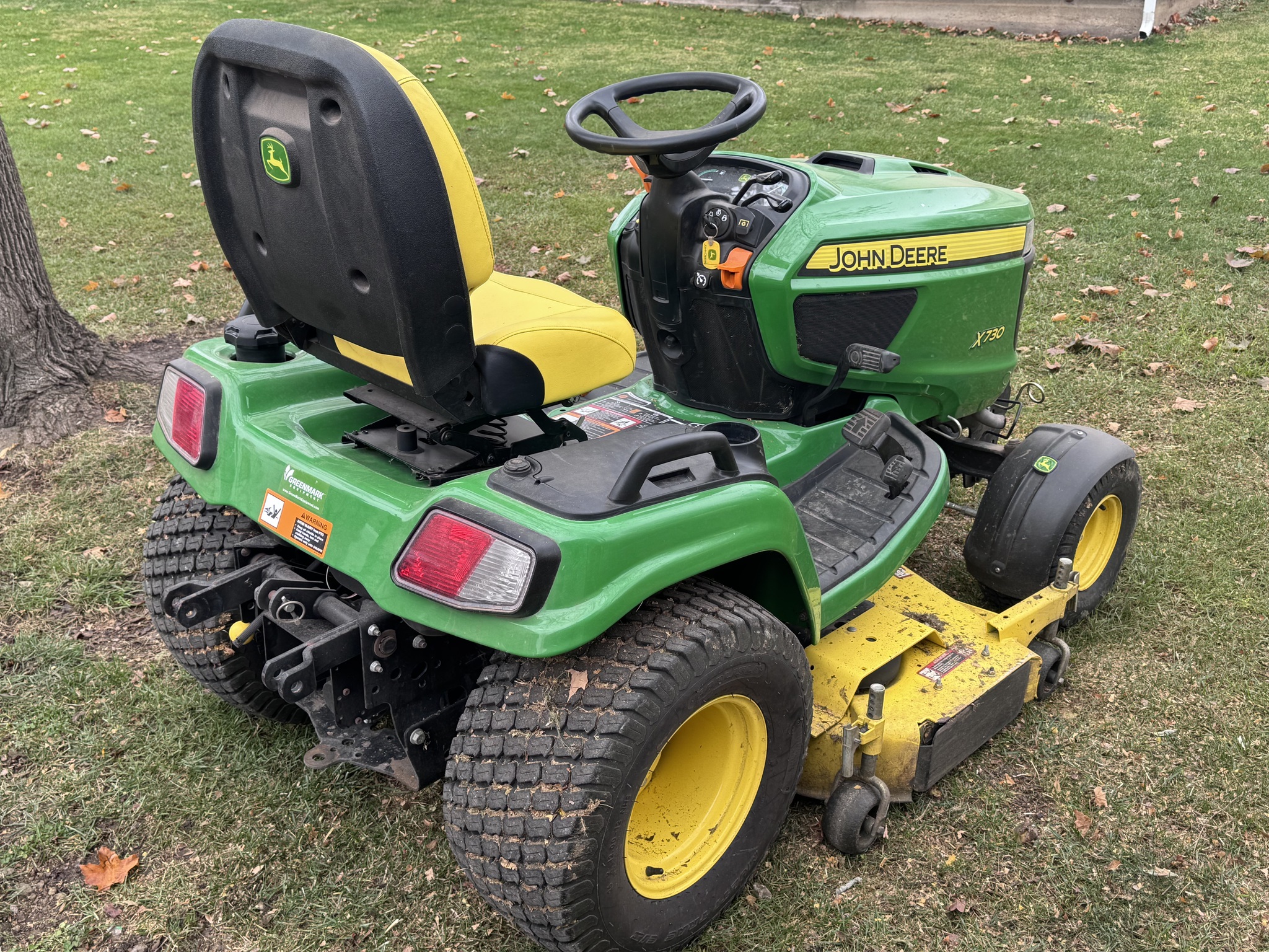 2014 John Deere X730 Image 6