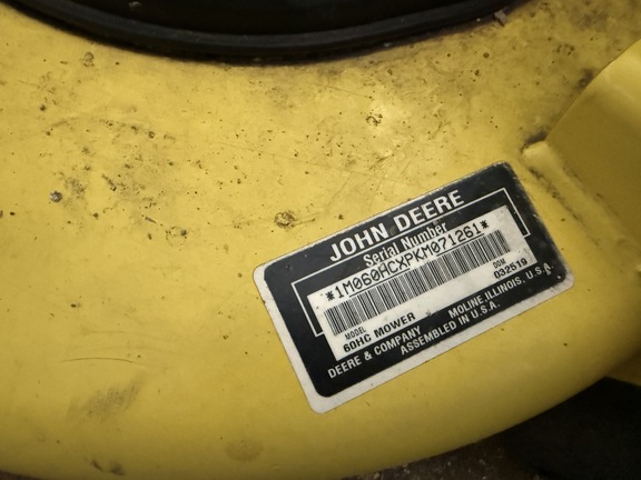 2018 John Deere X734 - Photo10