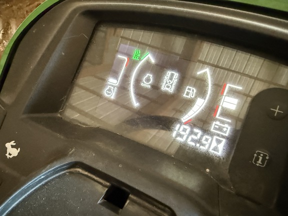 2018 John Deere X734 - Photo7