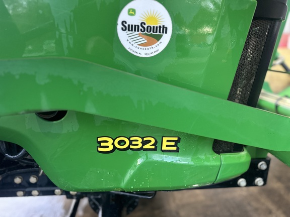 2016 John Deere 3032E Photo 5