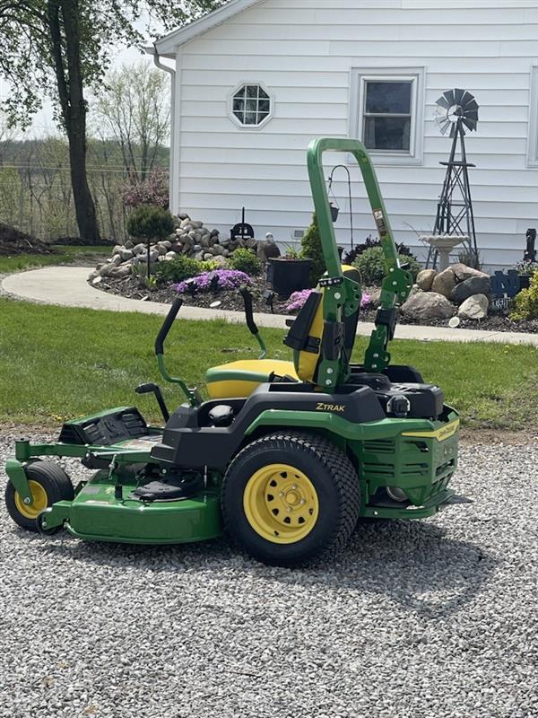 2024 John Deere Z545R Image 2