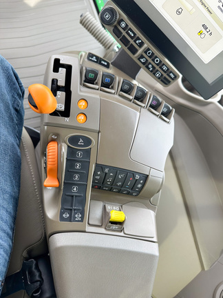 2024 John-Deere 9R 640