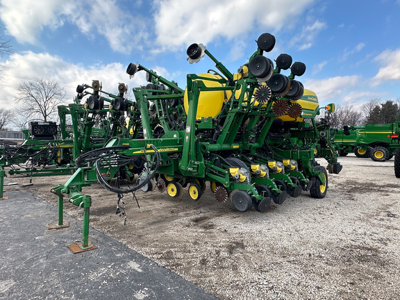 2013 John-Deere 1790