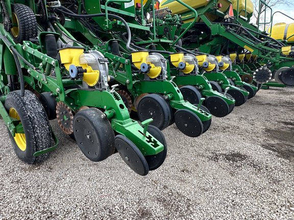 2013 John-Deere 1790