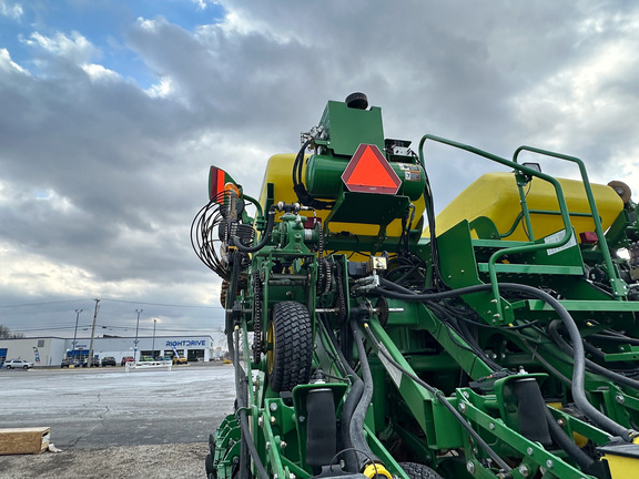 2013 John-Deere 1790