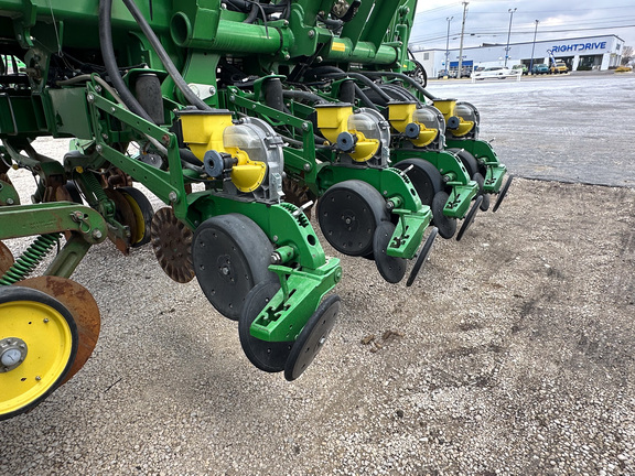 2013 John-Deere 1790