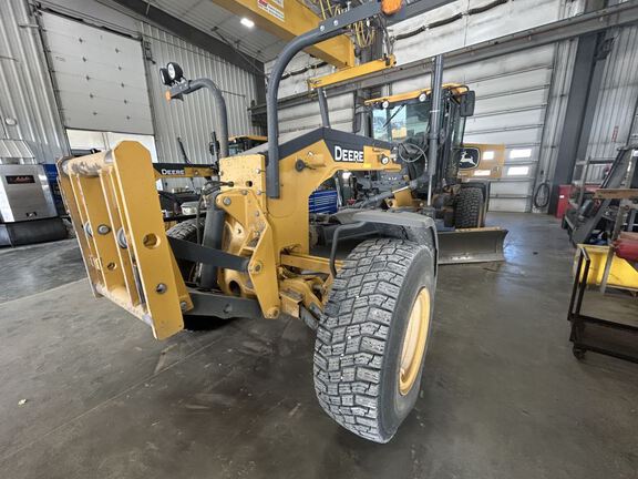 Photo of a 2020 John Deere 772G