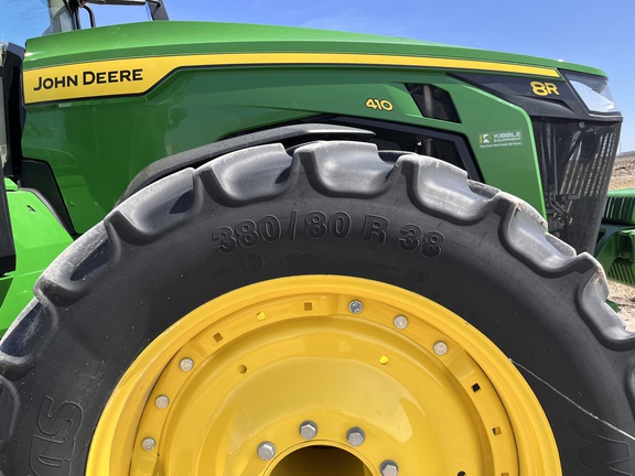2025 John Deere 8R 410 - Photo13