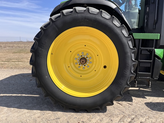 2025 John Deere 8R 410 - Photo15