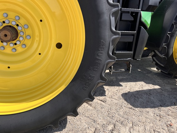 2025 John Deere 8R 410 - Photo16