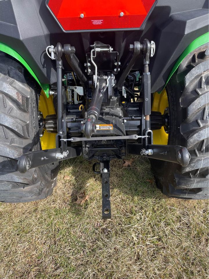 2026 John Deere 3025E Image 5