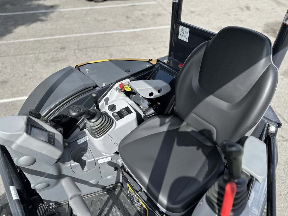 2025 John Deere 30 P Image 5