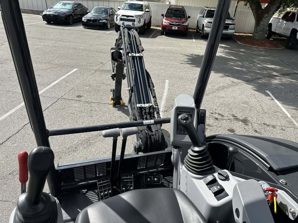 2025 John Deere 30 P Image 6