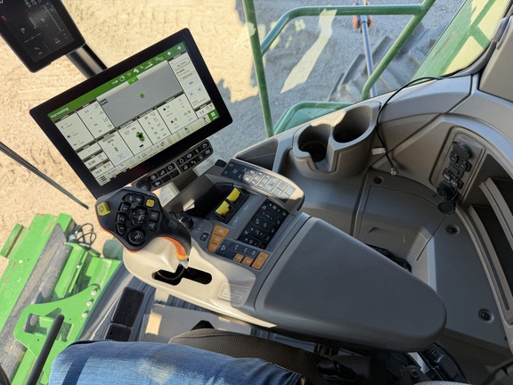 2025 John Deere S7 800 - Photo40