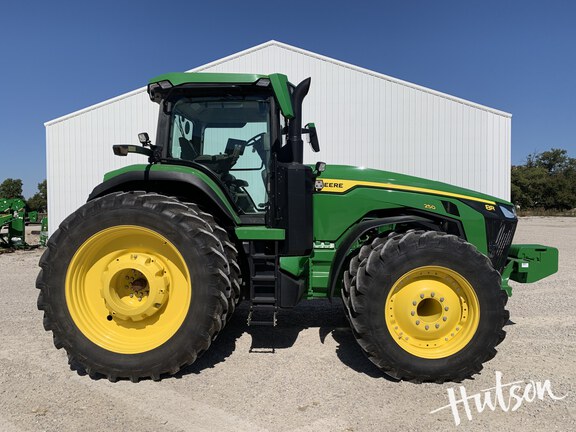 Photo of 2025 John Deere 8R 250