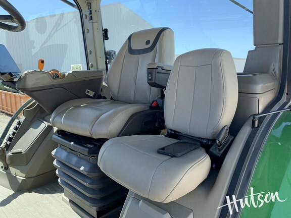 Photo of 2025 John Deere 8R 250