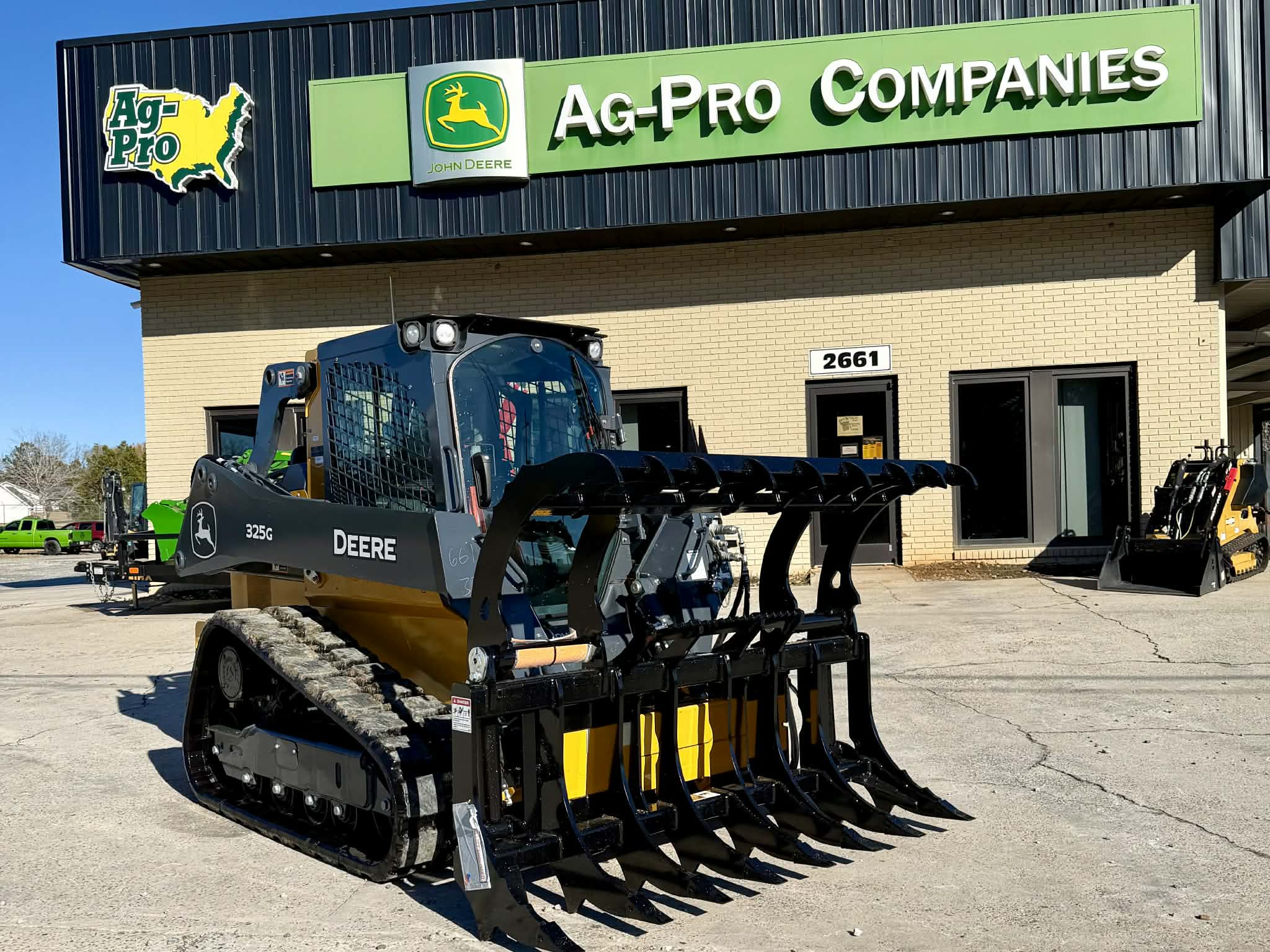 2026 John Deere 325G Image 1