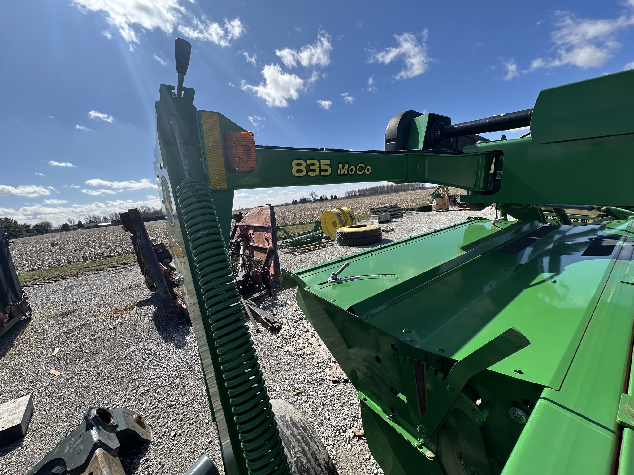 2020 John Deere 835 Image 10