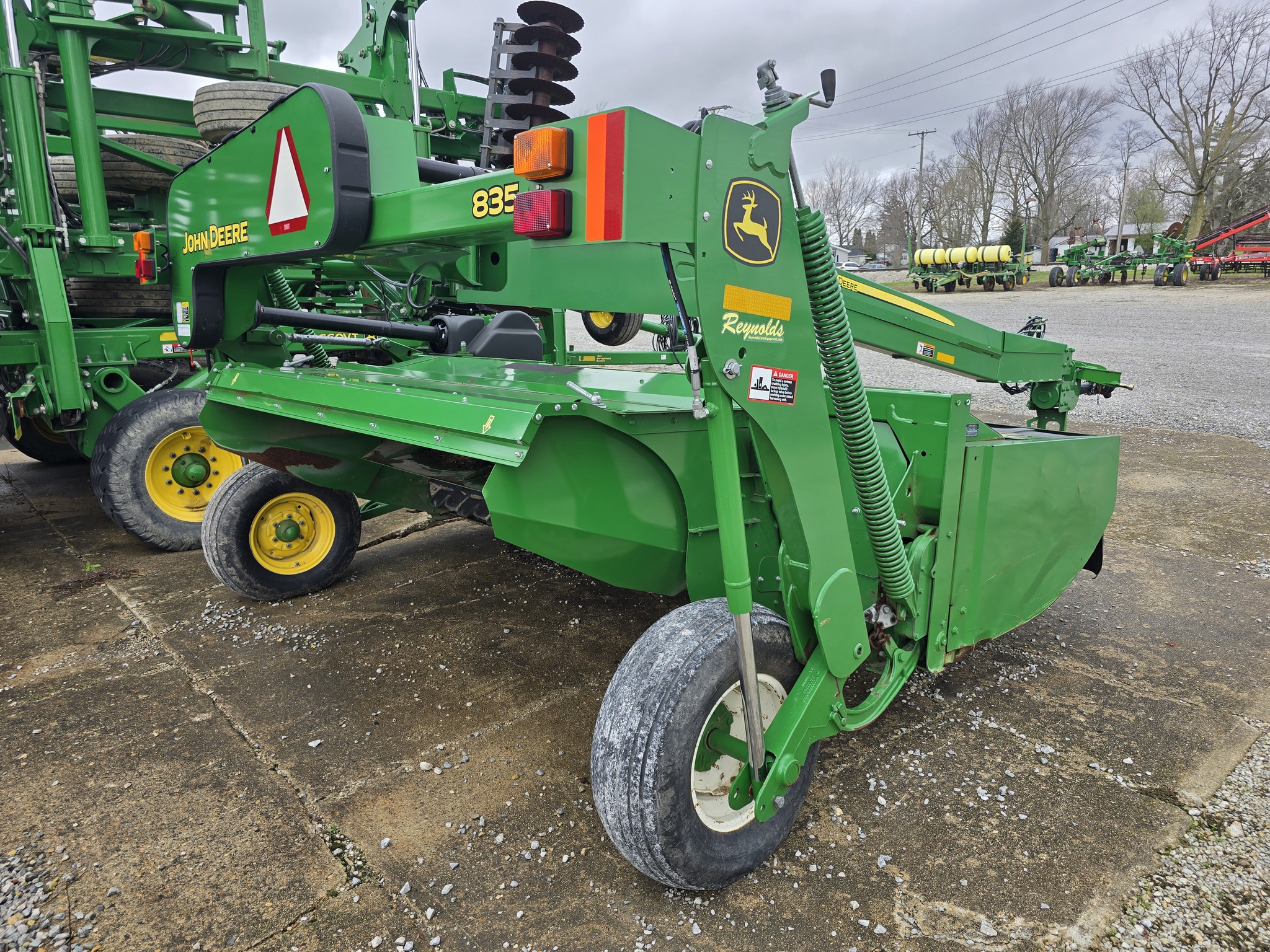 2020 John Deere 835 Image 5