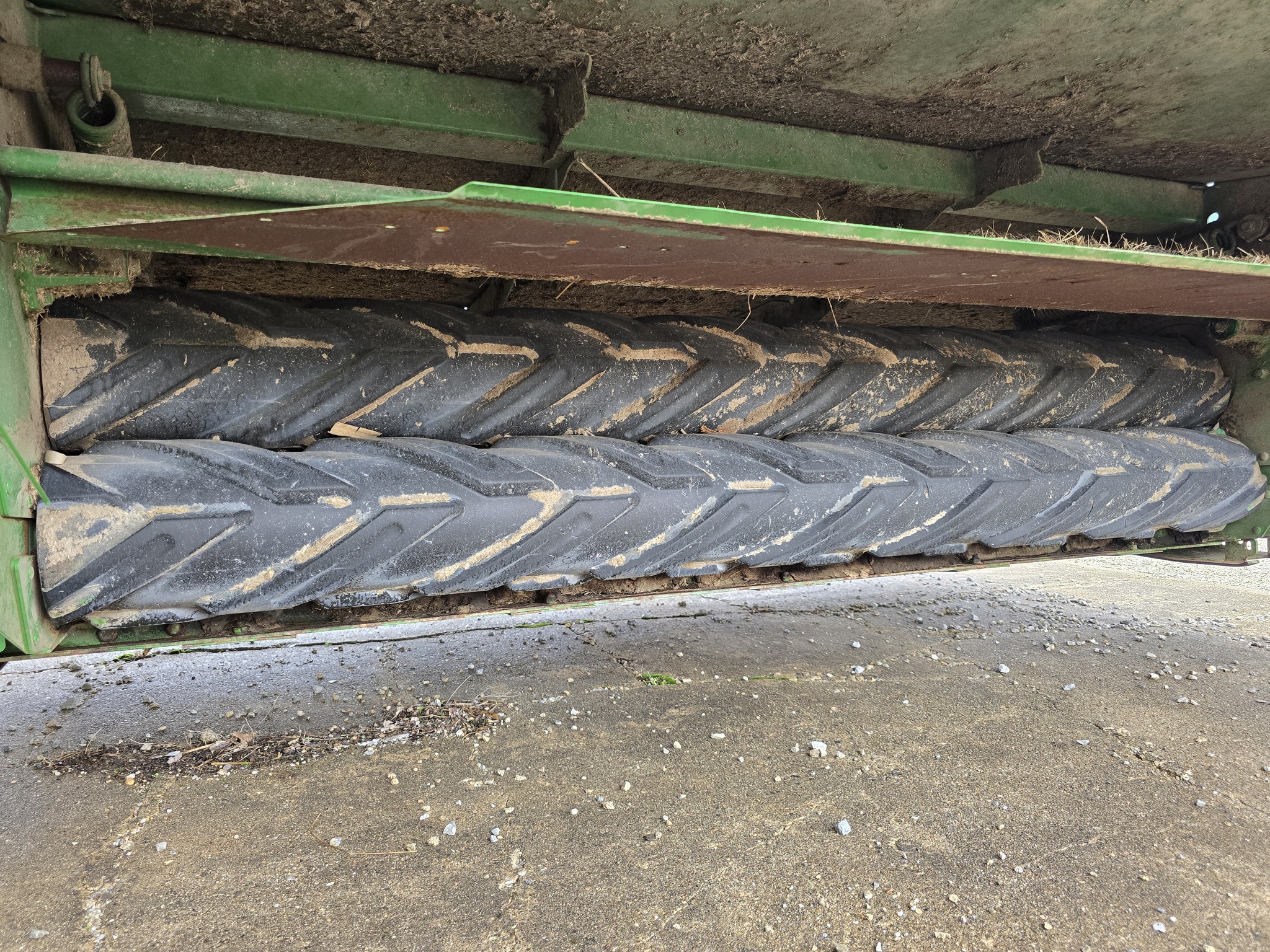 2020 John Deere 835 Image 10