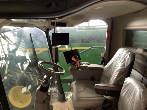 Photo of 2024 John Deere S790