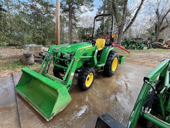 2022 John Deere 3032E Photo 1
