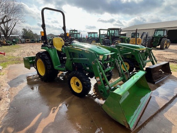 2022 John Deere 3032E Photo 2